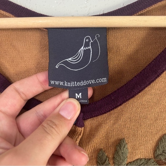 Knitted Dove Tan Floral Embroidered Cardigan Sweater Casual Neutral Medium - Picture 3 of 7